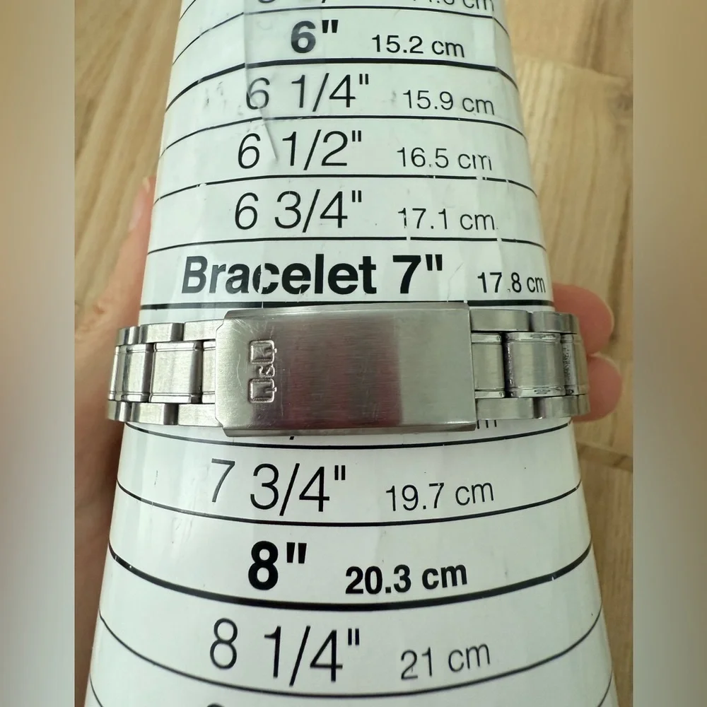 Q&Q by citizen silver tone classic dress watch NEW BATTERY
